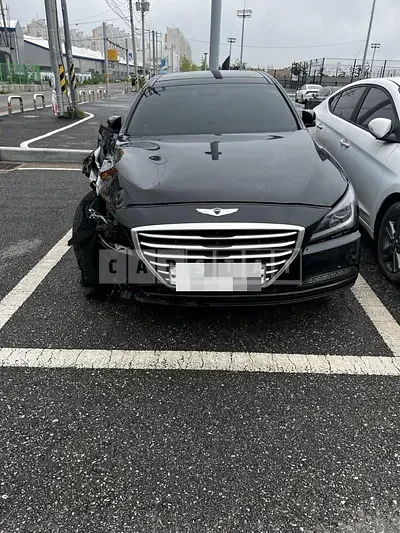 Photo 1 of 15: 2016 Genesis Dh — Korean insurance auction