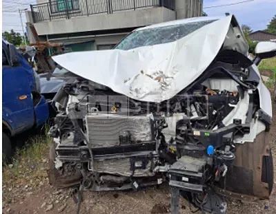 Photo 1 of 42: 2023 Kia Carnival — Korean insurance auction