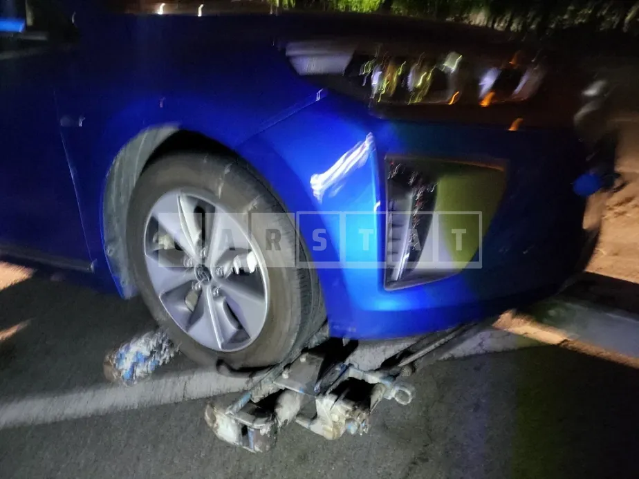 Photo 2 of 22: 2016 Hyundai IONIQ Electric, VIN KMHC051HFHU001013 — Korean insurance auction