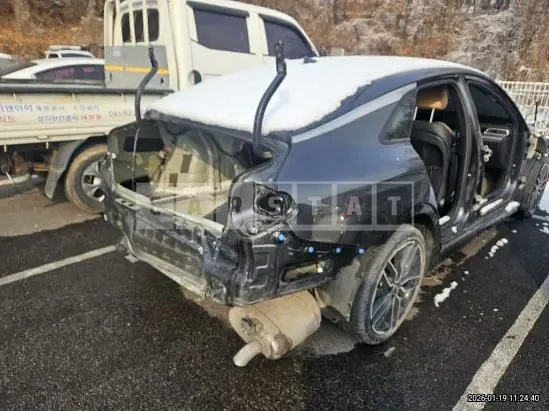 Photo 2 of 19: 2022 Kia K5, VIN KNAG2412BNA188059 — Korean insurance auction