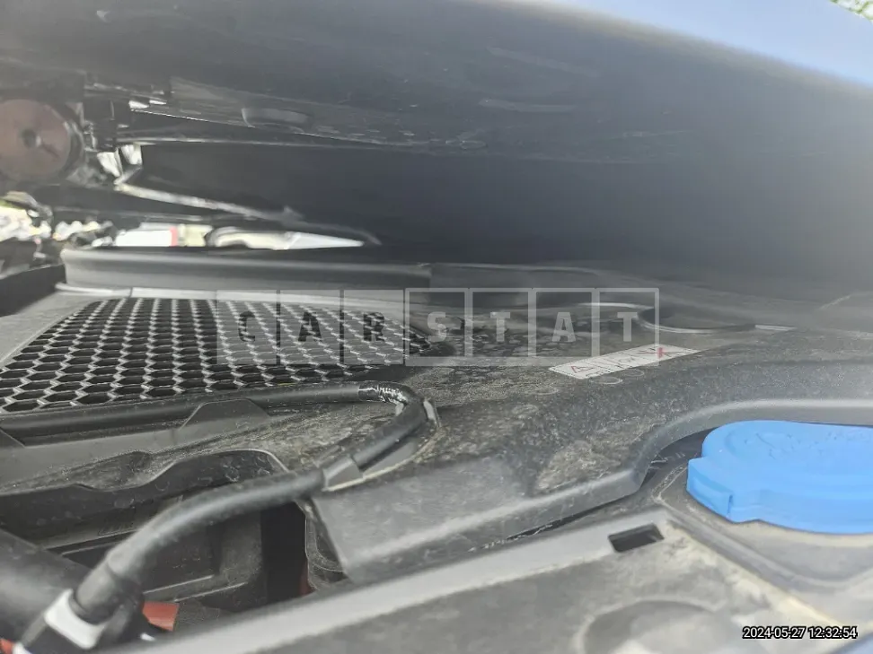 Photo 2 of 14: 2022 BMW i4 eDrive40 — Korean insurance auction
