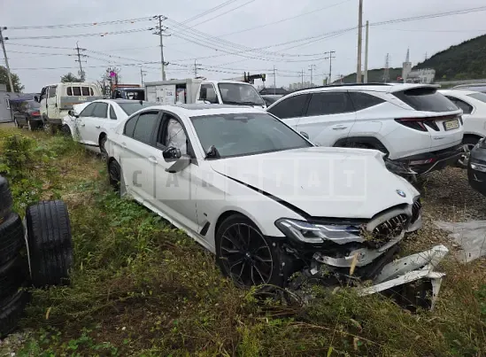 Photo 2 of 7: 2021 BMW M550i xDrive — Korean insurance auction