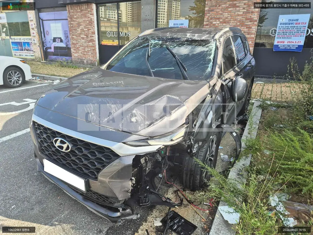 Photo 2 of 12: 2019 Hyundai Santa Fe, VIN KMHS281BBKU142207 — Korean insurance auction