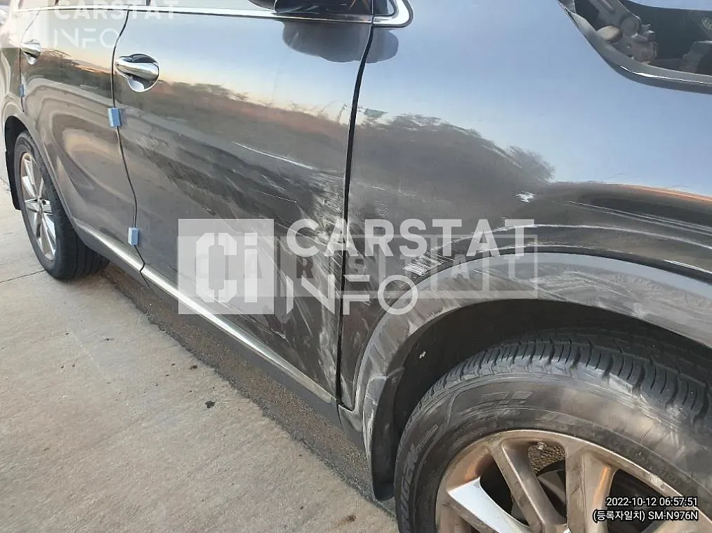 Photo 2 of 6: 2016 Kia Sorento 2.0 — Korean insurance auction