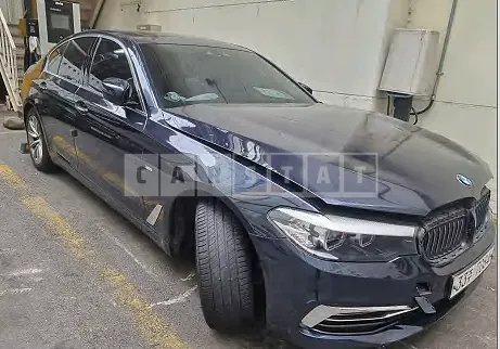 Photo 2 of 11: 2018 BMW 520i, VIN WBAJK7105JBH23483 — Korean insurance auction