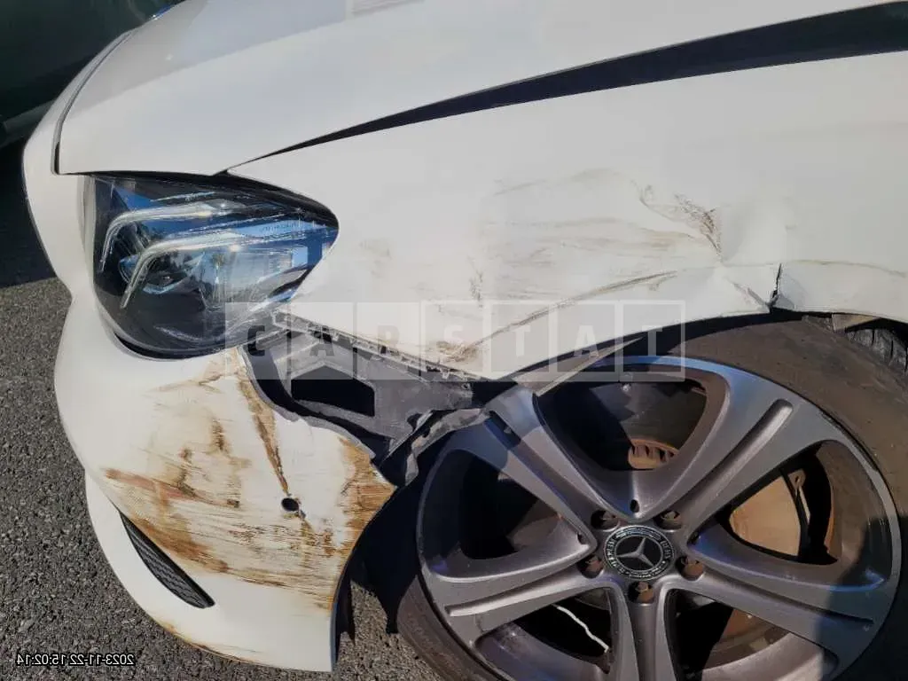 Photo 2 of 9: 2019 Mercedes-Benz E 300, VIN WDDZF4JB4KA685085 — Korean insurance auction