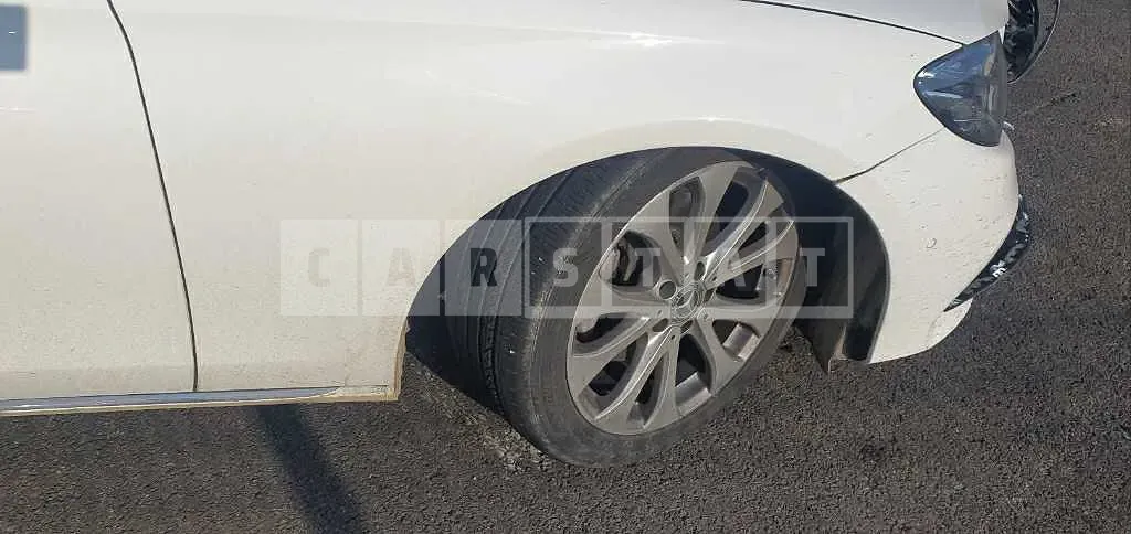 Photo 2 of 17: 2018 Mercedes-Benz E220 d 4Matic — Korean insurance auction