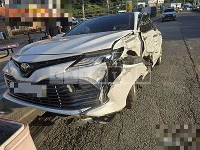 Photo 1 of 31: 2018 Toyota Camry — Korean insurance auction