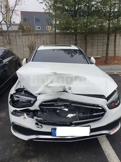 Photo 1 of 14: 2022 Mercedes-Benz E250, VIN W1KZF4FB5NB078586 — Korean insurance auction