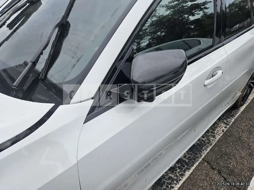 Photo 2 of 23: 2022 BMW 320d Touring — Korean insurance auction