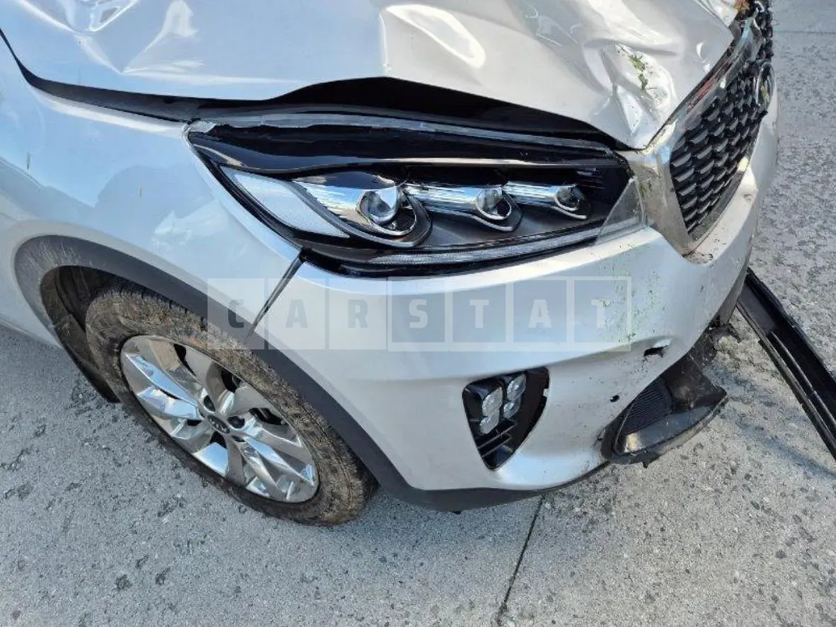 Photo 2 of 10: 2018 Kia Sorento — Korean insurance auction