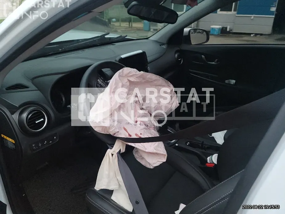 Photo 2 of 8: 2020 Hyundai Kona, VIN KMHK4815GLU608326 — Korean insurance auction