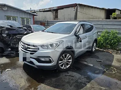 Photo 1 of 48: 2017 Hyundai Santa Fe DM — Korean insurance auction