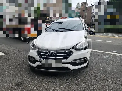 Photo 1 of 4: 2017 Hyundai Santa Fe DM 2.0, VIN KMHSW81UBHU762039 — Korean insurance auction