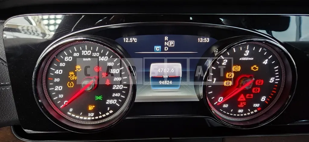 Photo 2 of 8: 2019 Mercedes-Benz E220 d 4Matic, VIN WDDZF0FB1KA607204 — Korean insurance auction