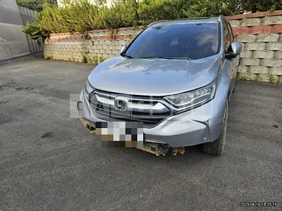 Photo 1 of 13: 2017 Honda CR-V 4WD — Korean insurance auction