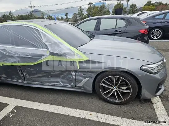 Photo 2 of 16: 2023 BMW 520i — Korean insurance auction