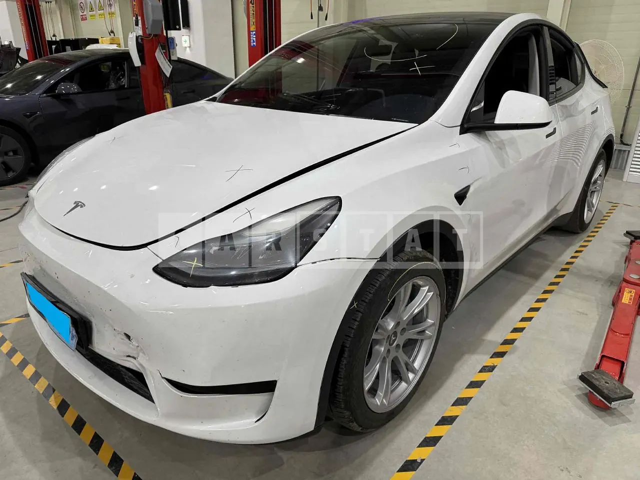 Photo 2 of 44: 2024 Tesla Model Y RWD, VIN LRWYGCFS1RC415927 — Korean insurance auction