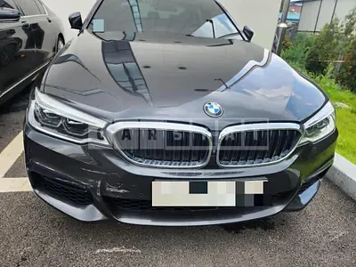 Photo 1 of 20: 2020 BMW 530i xDrive M Sport, VIN WBAJR9107LWW71029 — Korean insurance auction