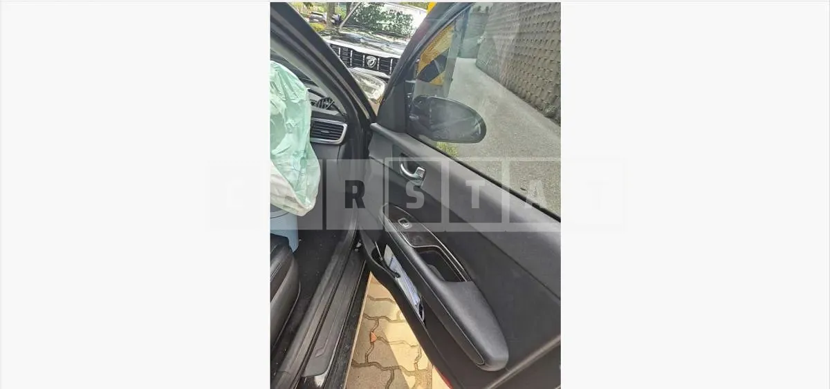 Photo 2 of 15: 2017 Kia K5 — Korean insurance auction