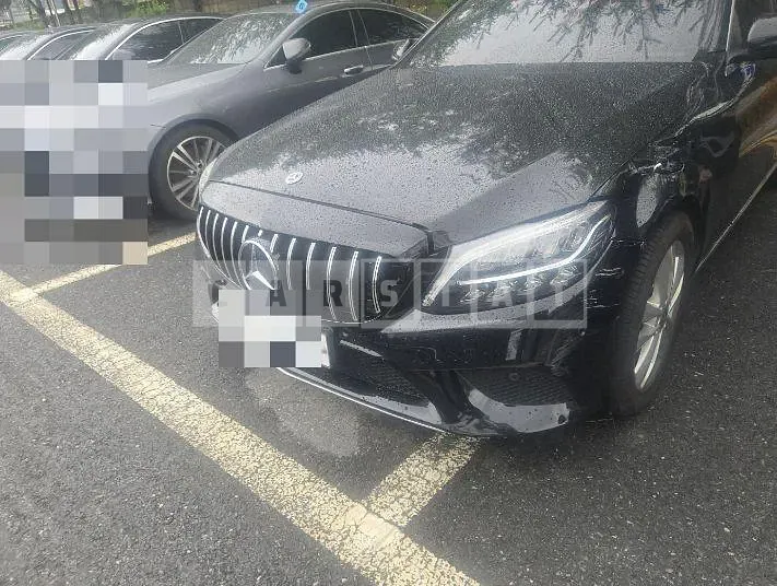 Photo 2 of 28: 2019 Mercedes-Benz C220 d — Korean insurance auction