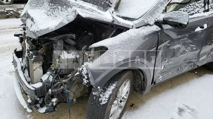 Photo 2 of 8: 2016 Hyundai Santa Fe, VIN KMHSW81XBGU582188 — Korean insurance auction