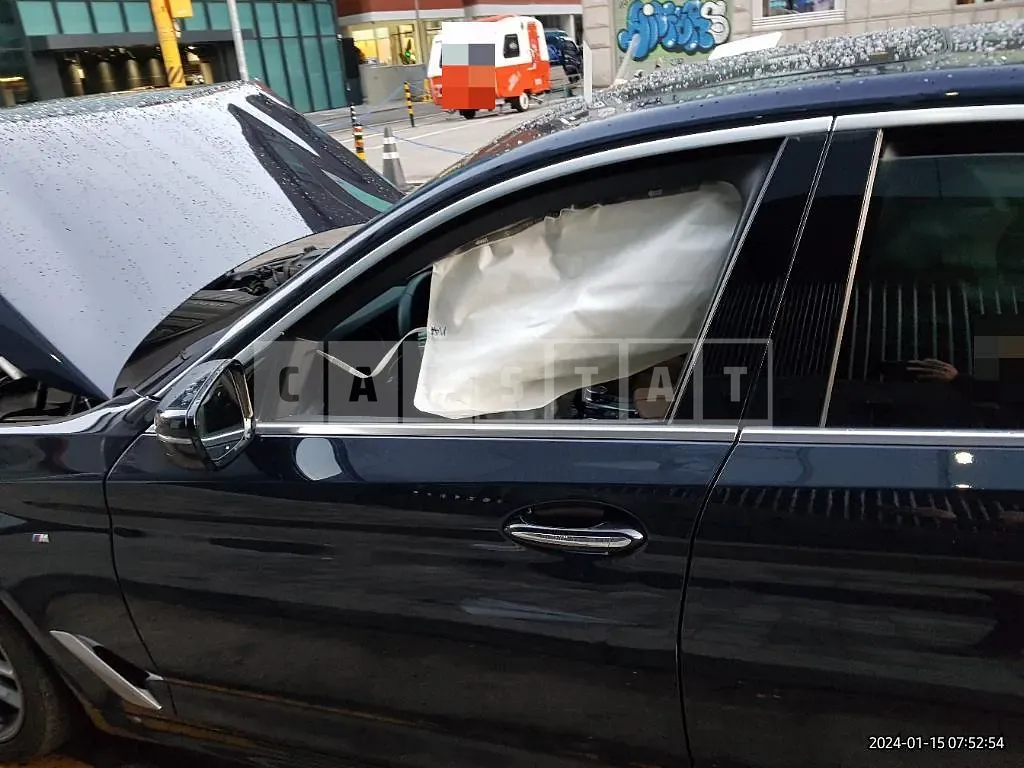 Photo 2 of 11: 2018 BMW 520d, VIN WBAJC3103JDA33984 — Korean insurance auction