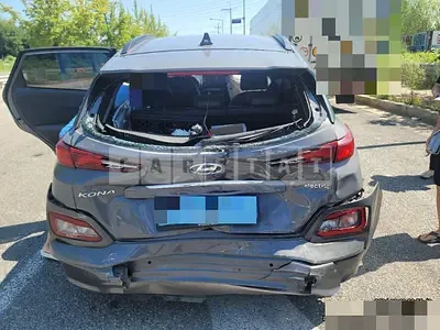 Photo 1 of 40: 2018 Hyundai Kona Electric — Korean insurance auction