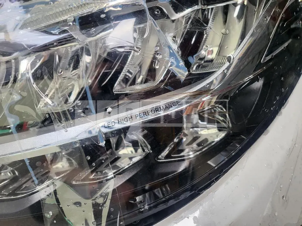 Photo 2 of 5: 2019 Mercedes-Benz (parts) C220 d Headlamp — Korean insurance auction