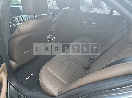 Photo 2 of 19: 2017 Mercedes-Benz E220 d 4Matic — Korean insurance auction