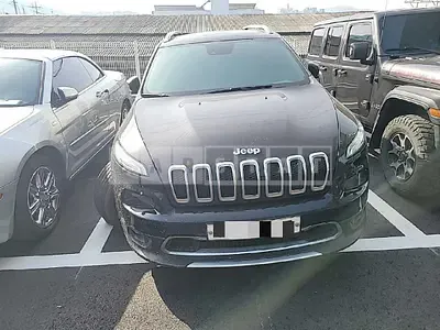 Photo 1 of 10: 2018 Jeep Cherokee, VIN 1C4PJMDU3JD606810 — Korean insurance auction