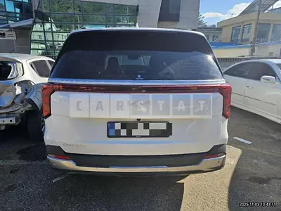 Photo 1 of 7: 2024 Kia Carnivals — Korean insurance auction