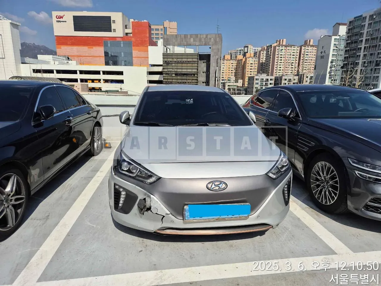Photo 2 of 39: 2018 Hyundai IONIQ Electric, VIN KMHC051HFJU027290 — Korean insurance auction