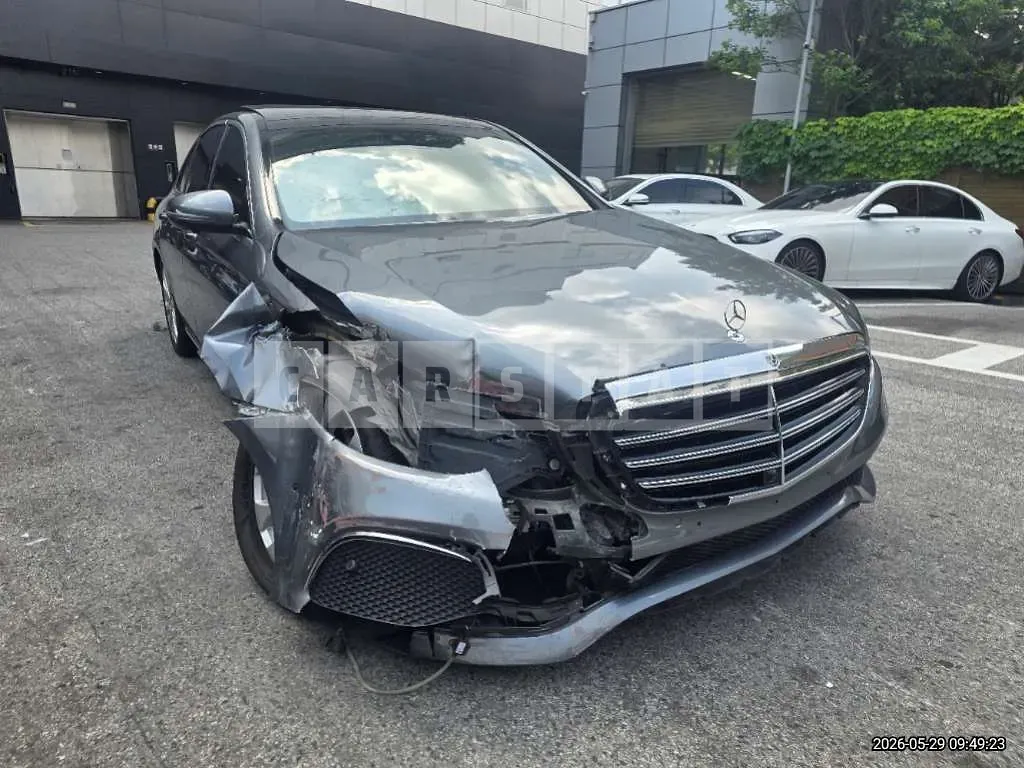 Photo 2 of 9: 2019 Mercedes-Benz E300 4Matic — Korean insurance auction