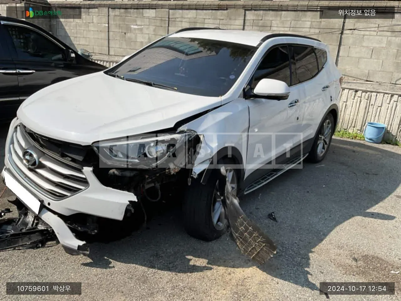 Photo 2 of 14: 2017 Hyundai Santa Fe, VIN KMHSW81UBJU775403 — Korean insurance auction