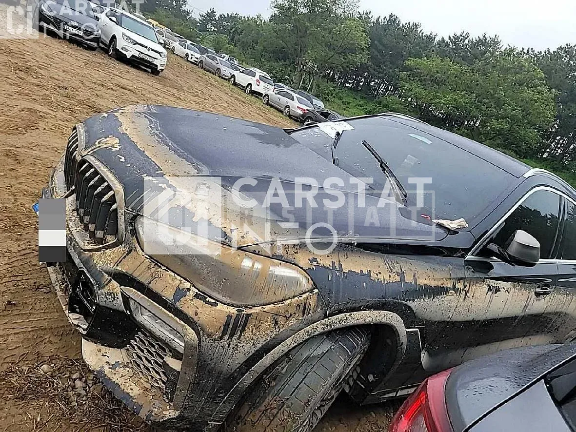 Photo 2 of 11: 2020 BMW Calm X6 M50i — Korean insurance auction