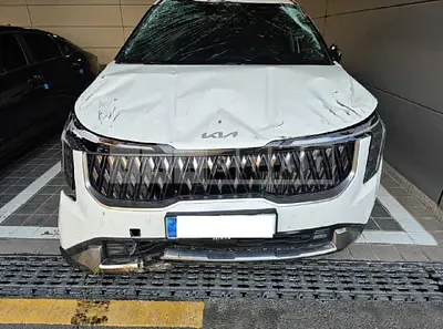 Photo 1 of 37: 2024 Kia Carnival — Korean insurance auction