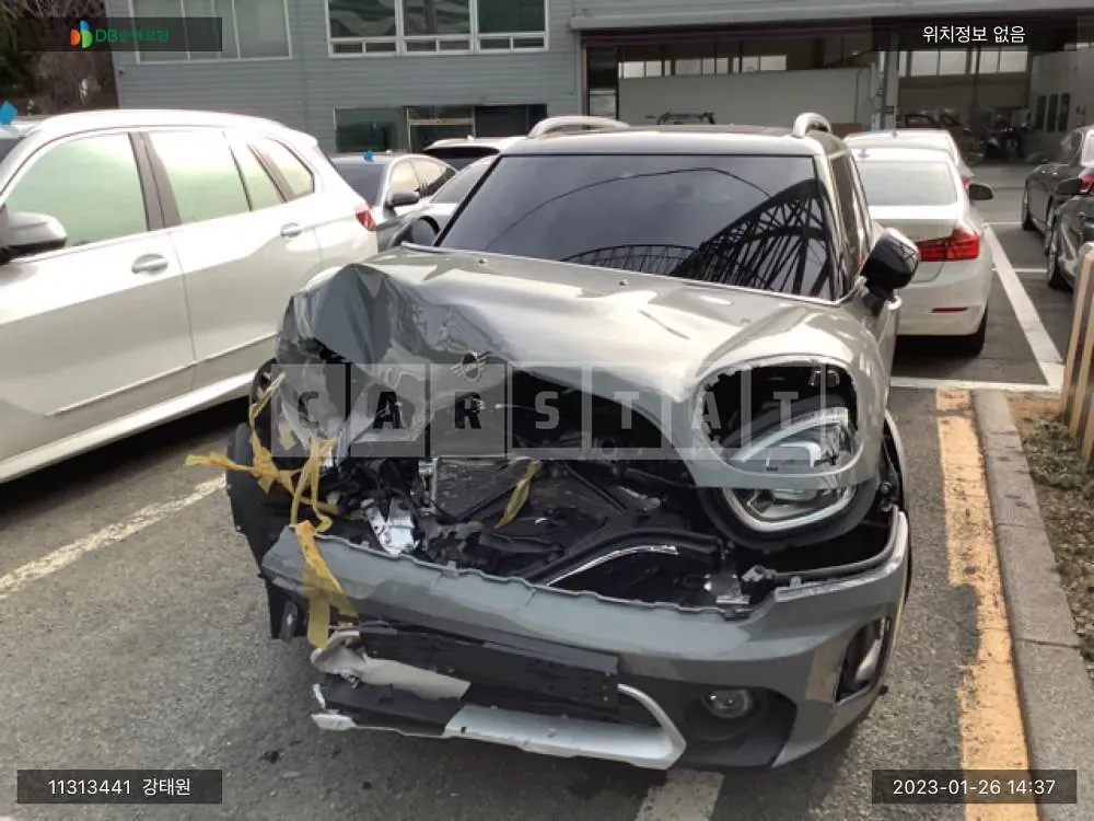 Photo 2 of 13: 2021 MINI Cooper Countryman, VIN WMW31BR04N3N75455 — Korean insurance auction