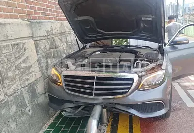 Photo 1 of 22: 2019 Mercedes-Benz E220d, VIN WDDZF0EB7KA637888 — Korean insurance auction