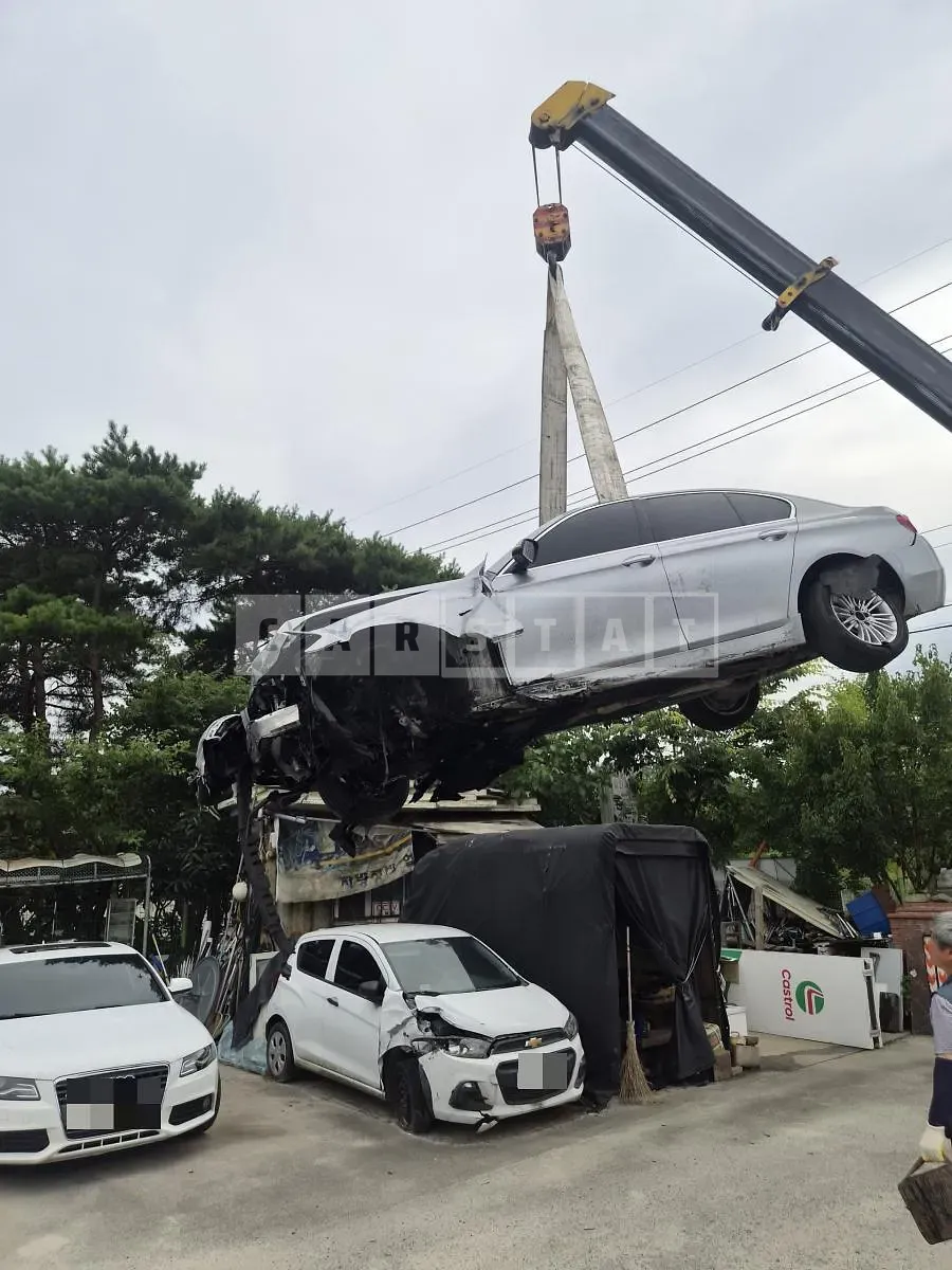 Photo 2 of 9: 2015 BMW 520d — Korean insurance auction