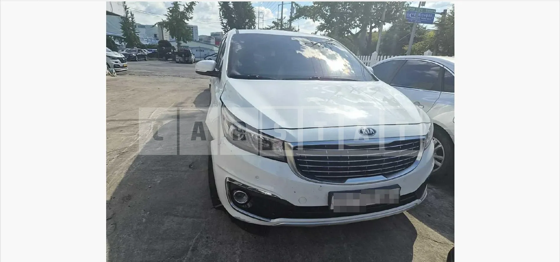 Photo 2 of 17: 2016 Kia Carnival 9 Seater — Korean insurance auction