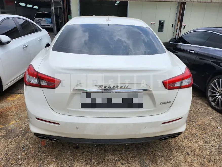 Photo 2 of 19: 2018 Maserati Ghibli — Korean insurance auction