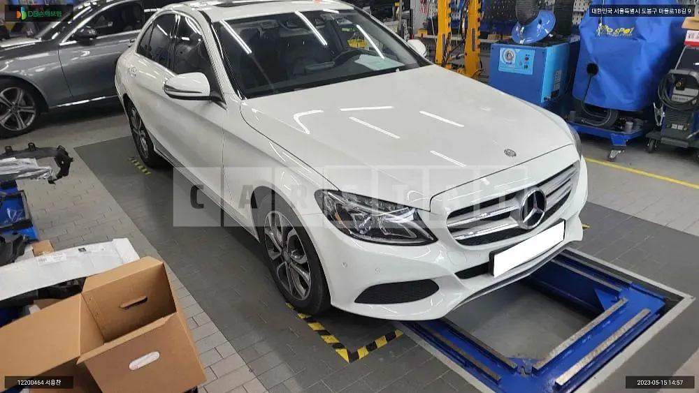 Photo 2 of 8: 2016 Mercedes-Benz C200, VIN WDDWF4CB2HF425344 — Korean insurance auction