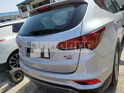 Photo 1 of 8: 2015 Hyundai Santa Fe, VIN KMHSW81UDGU594373 — Korean insurance auction