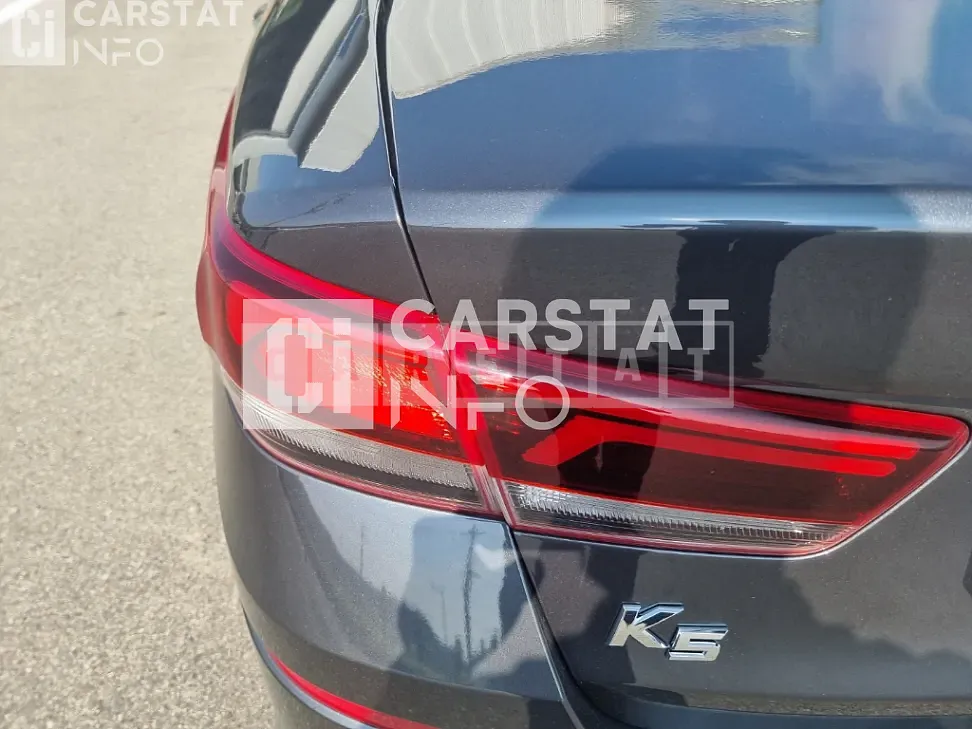 Photo 2 of 24: 2019 Kia K5 2.0 — Korean insurance auction