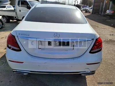 Photo 1 of 29: 2016 Mercedes-Benz E220 d, VIN WDDZF0EB4HA093231 — Korean insurance auction