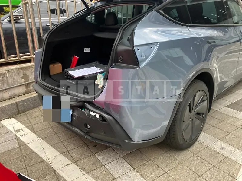 Photo 2 of 36: 2025 Tesla Model Y RWD, VIN LRWYGCFJ6SC029680 — Korean insurance auction