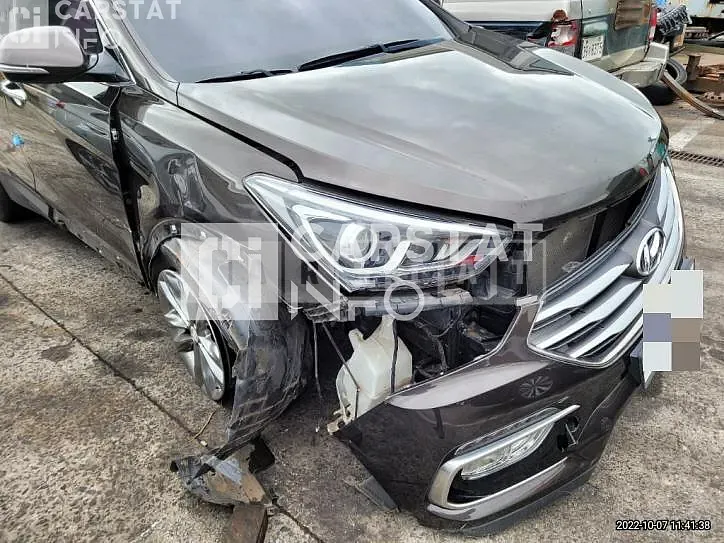 Photo 2 of 22: 2016 Hyundai Santa Fe, VIN KMHSW81UDGU700308 — Korean insurance auction