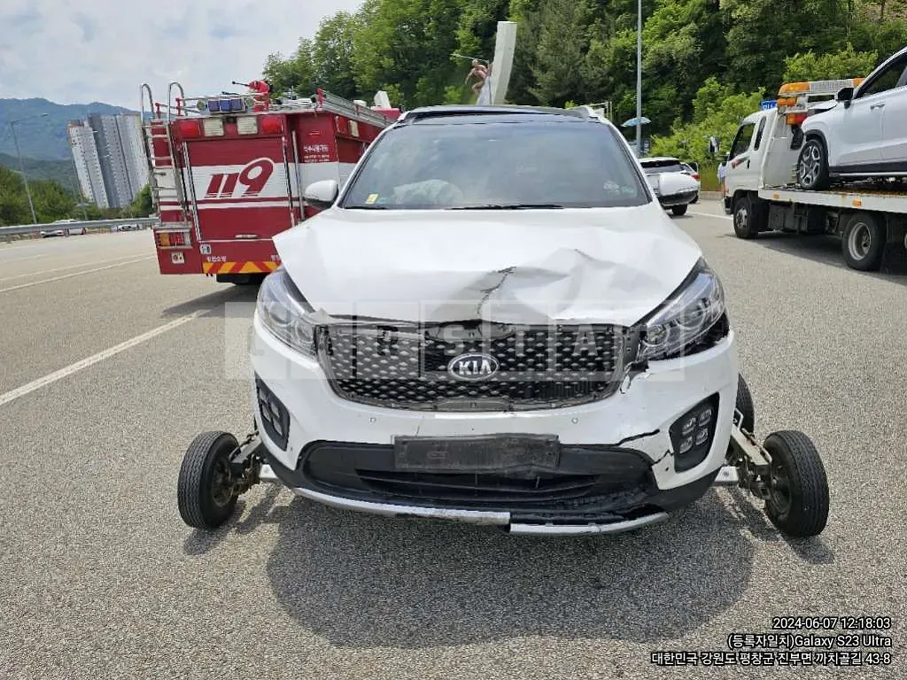 Photo 2 of 9: 2016 Kia Sorento — Korean insurance auction