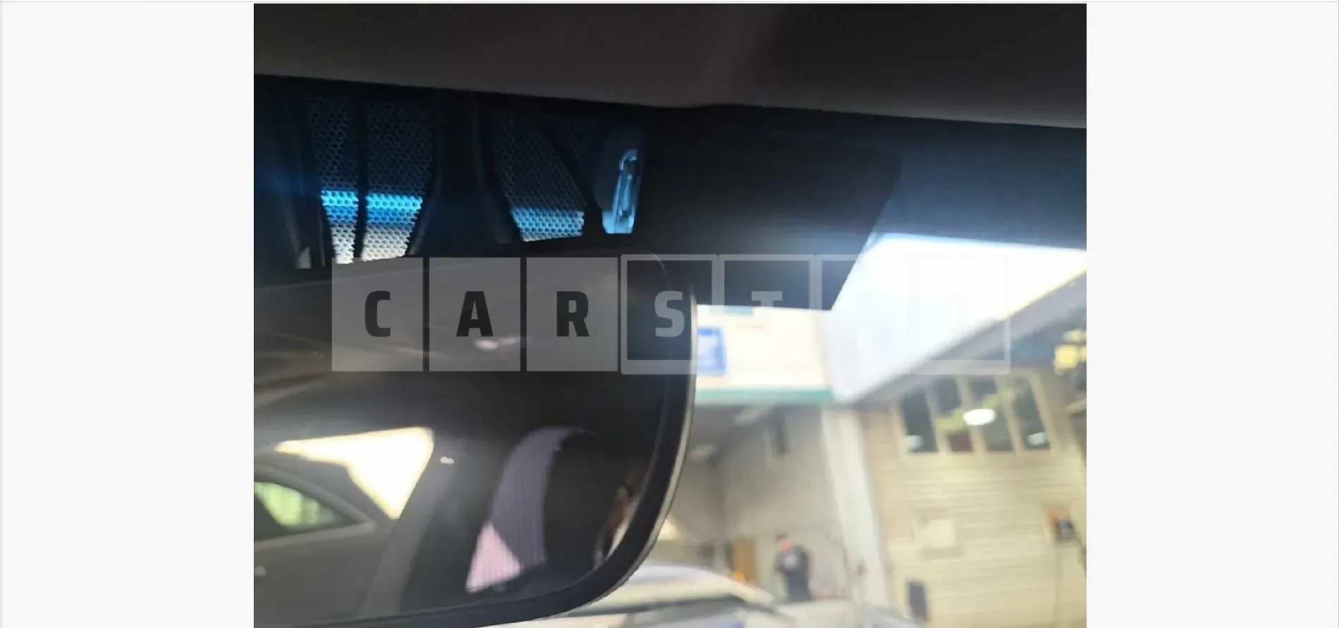 Photo 2 of 13: 2016 Lexus ES300h — Korean insurance auction